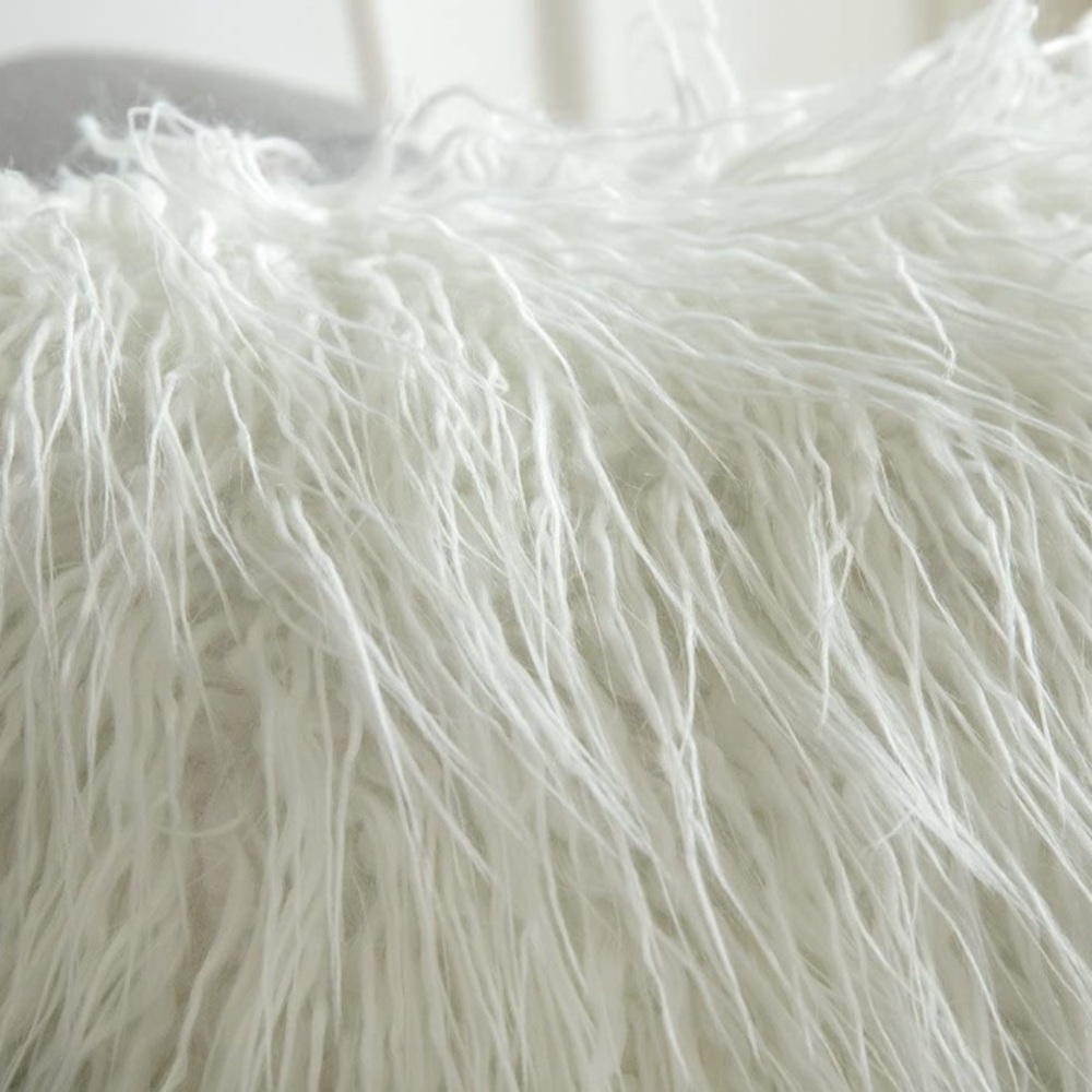 Pack of 2 Faux Fur Throw Pillows Covers 20” x 20” - Picture 8 of 9
